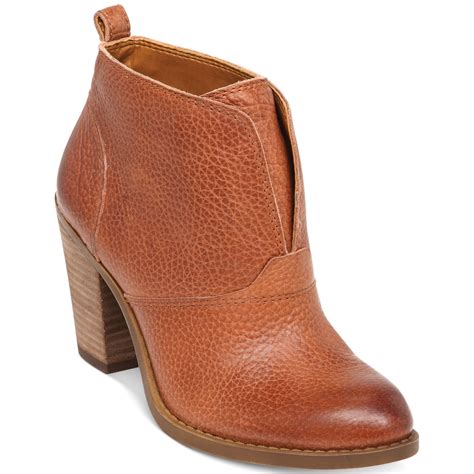 Boots & Booties for Women 